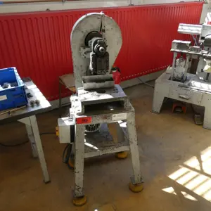 Poinçonneuse excentrique