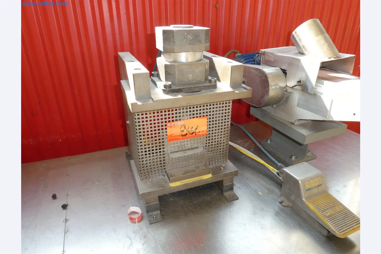 Injection molding machines, CNC machines & assembly lines for heating elements and automotive components-4