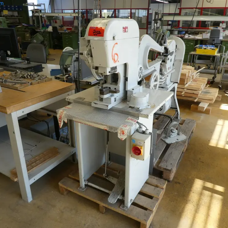 Machine à riveter Hang 103K