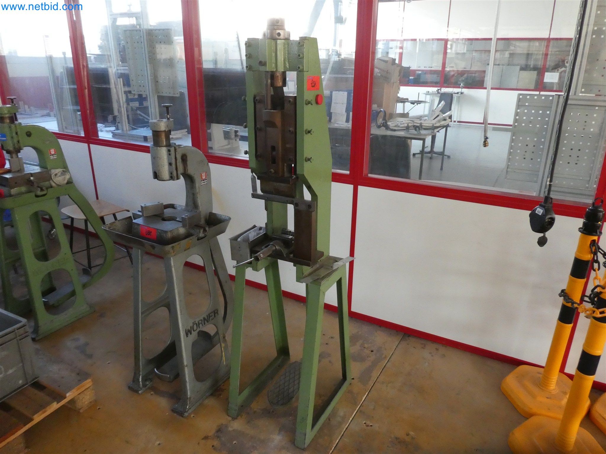 Spritzgießmaschinen, CNC-Maschinen & Montagelinien für Heizelemente und Automotive-Komponenten-1