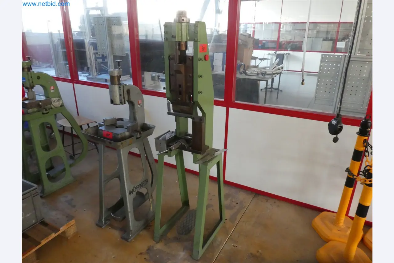 Spritzgießmaschinen, CNC-Maschinen & Montagelinien für Heizelemente und Automotive-Komponenten-1