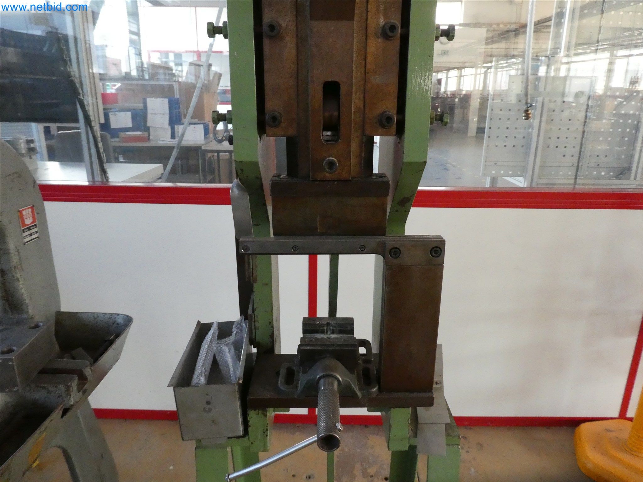 Spritzgießmaschinen, CNC-Maschinen & Montagelinien für Heizelemente und Automotive-Komponenten-2