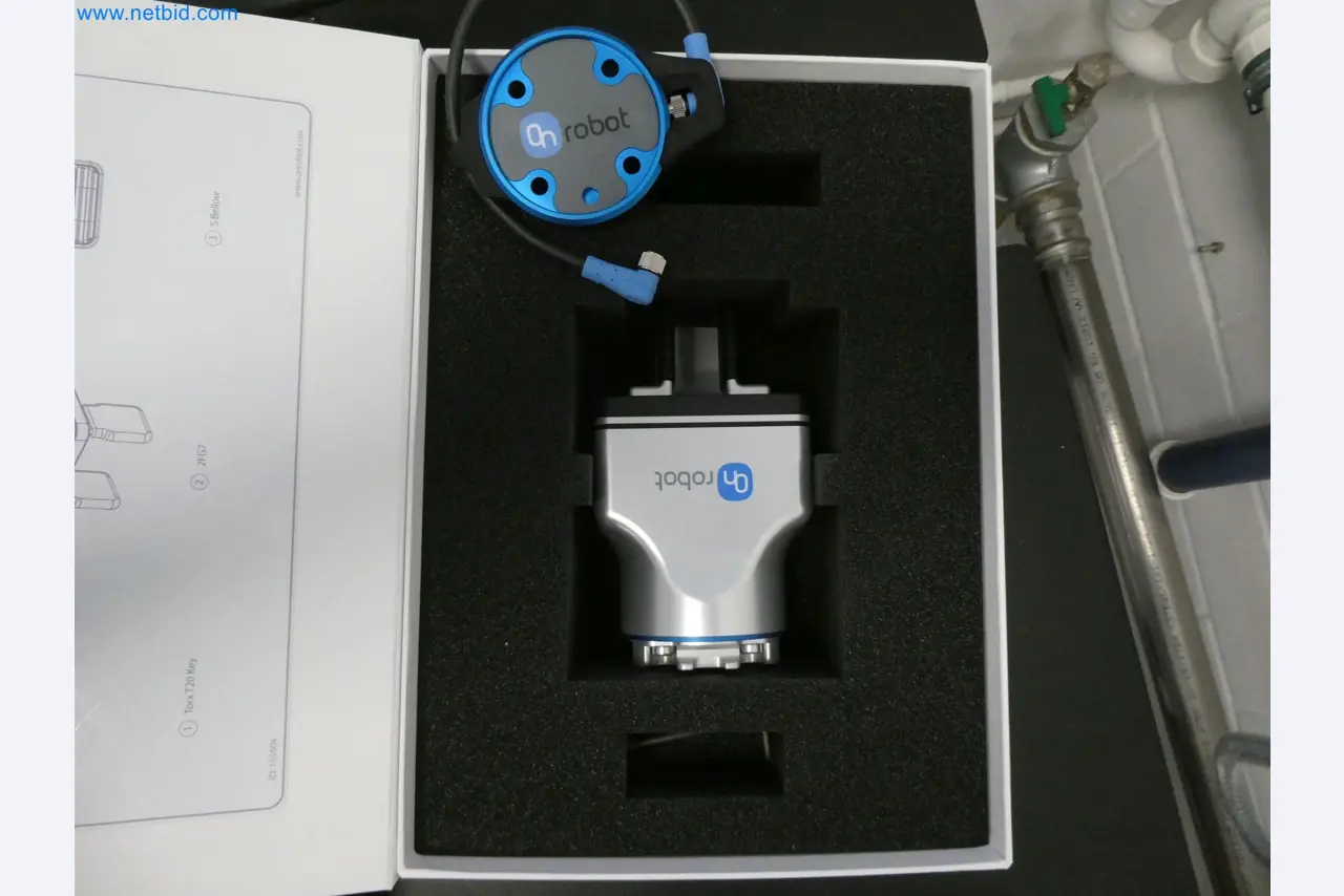 Injection molding machines, CNC machines & assembly lines for heating elements and automotive components-4