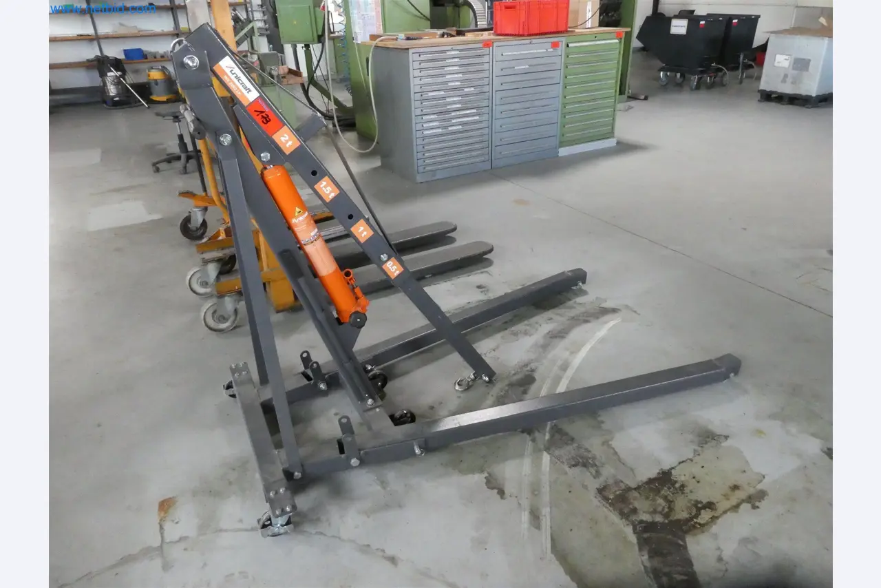 Machines de moulage par injection, machines CNC & lignes d'assemblage pour les éléments chauffants et les composants automobiles-1