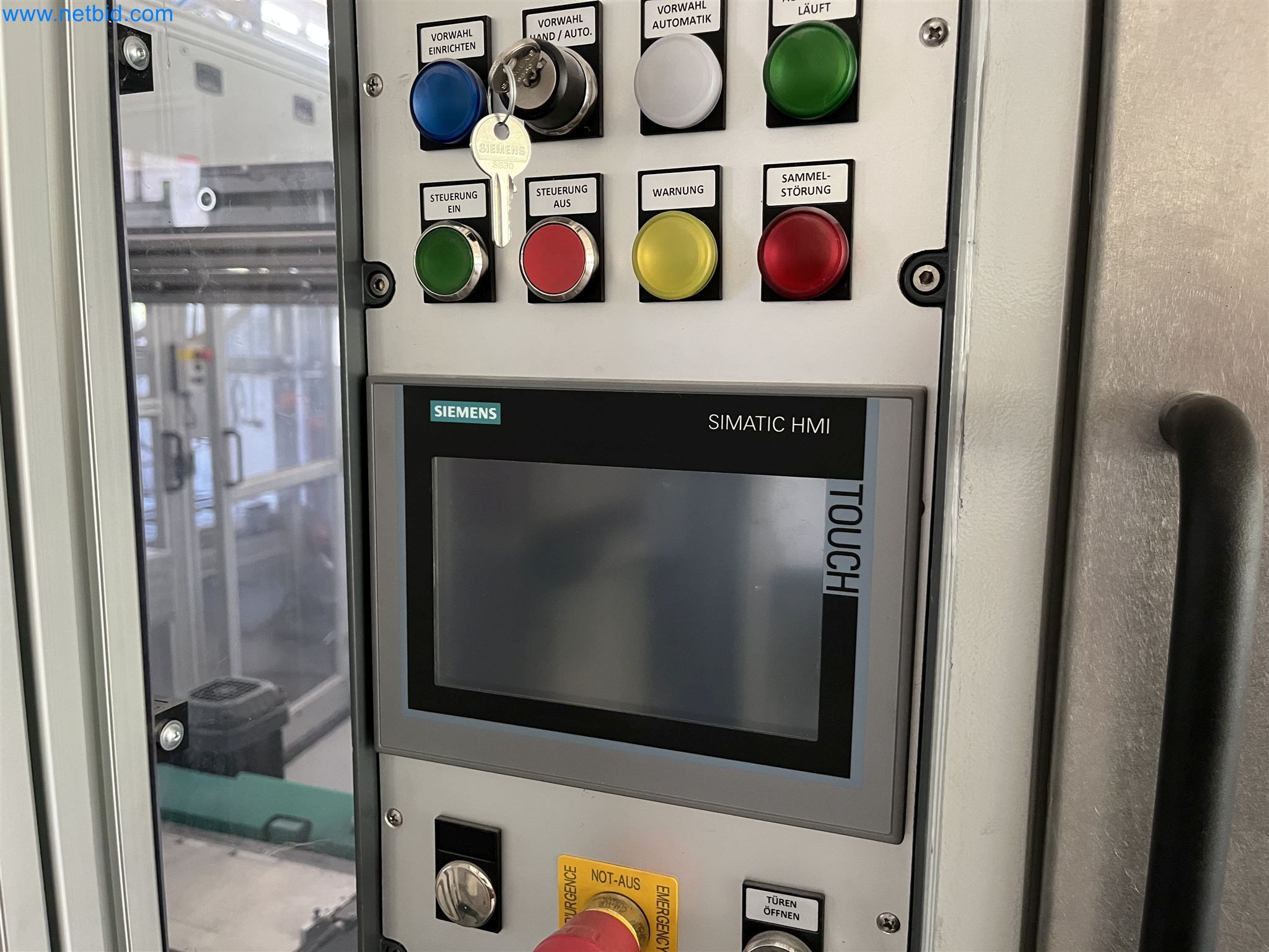 Vstřikovací stroje, CNC stroje a montážní linky pro topná tělesa a automobilové komponenty-2