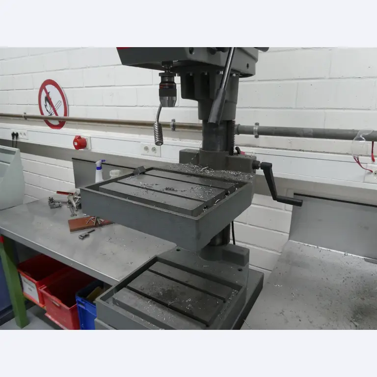 Machines de moulage par injection, machines CNC & lignes d'assemblage pour les éléments chauffants et les composants automobiles-4