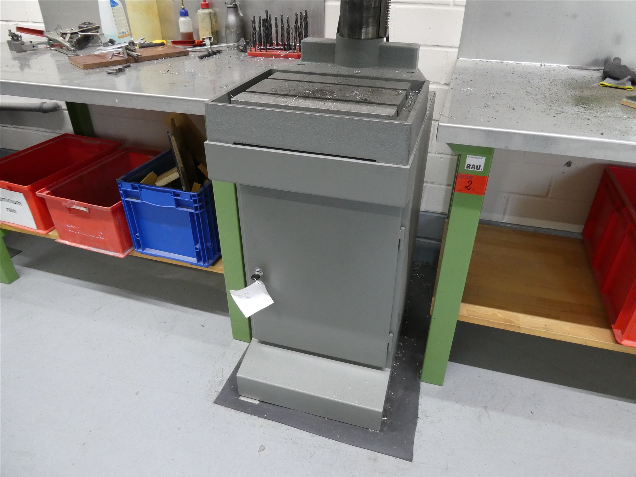 Machines de moulage par injection, machines CNC & lignes d'assemblage pour les éléments chauffants et les composants automobiles-5