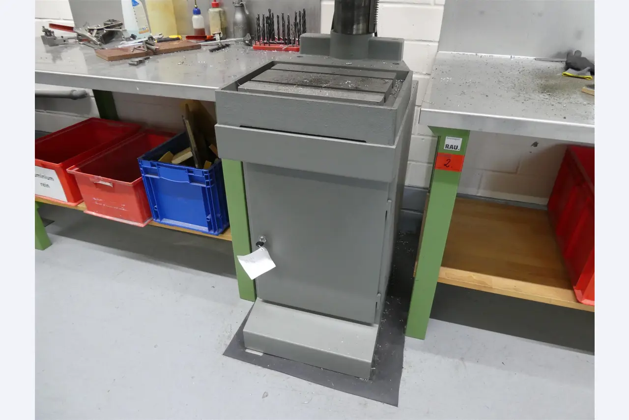 Machines de moulage par injection, machines CNC & lignes d'assemblage pour les éléments chauffants et les composants automobiles-5