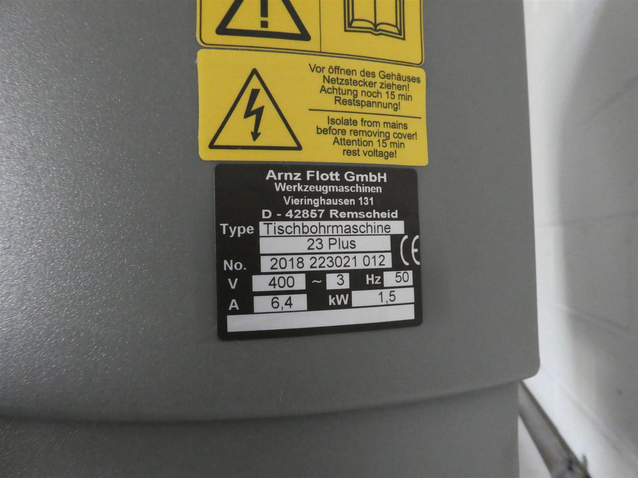 Machines de moulage par injection, machines CNC & lignes d'assemblage pour les éléments chauffants et les composants automobiles-6