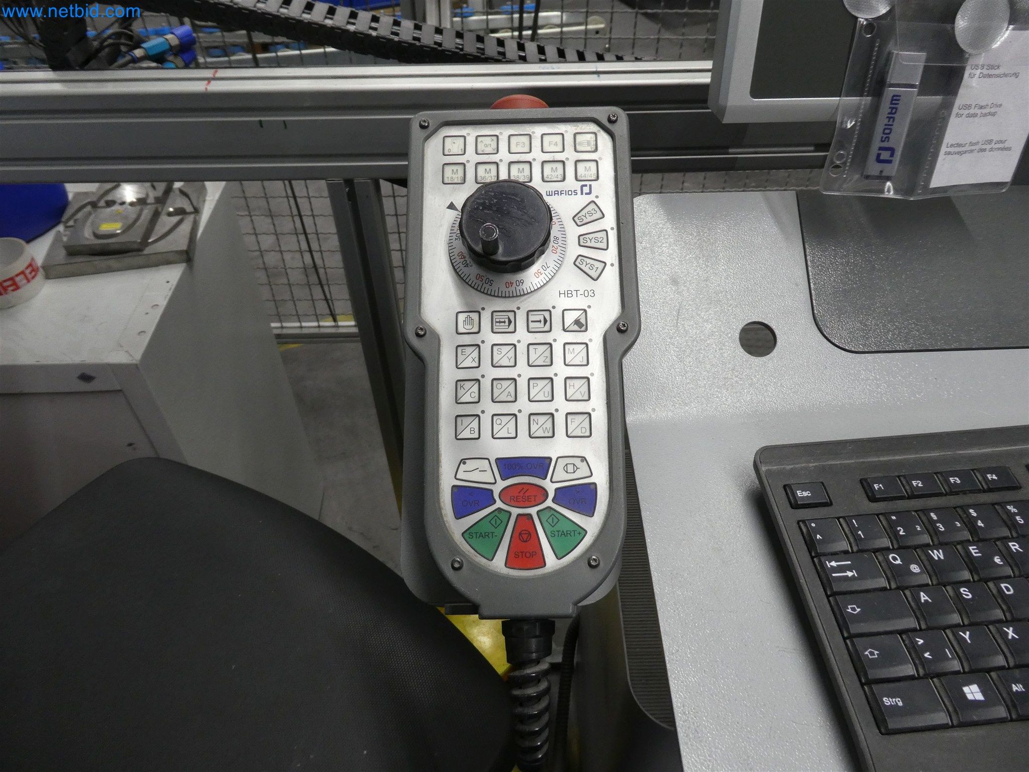 Máquinas de moldagem por injeção, máquinas CNC e linhas de montagem para elementos de aquecimento e componentes automóveis-11