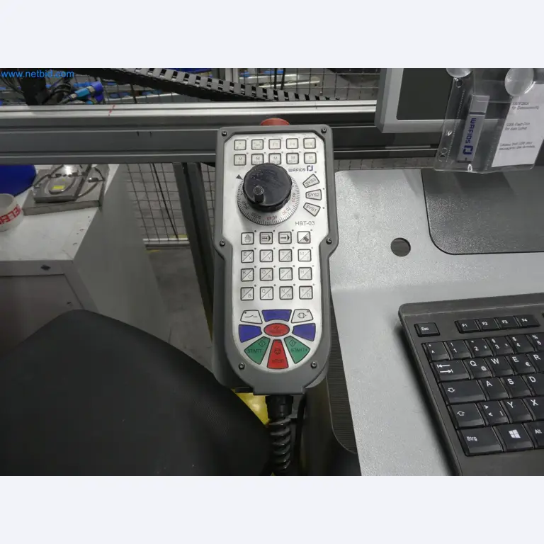 Máquinas de moldagem por injeção, máquinas CNC e linhas de montagem para elementos de aquecimento e componentes automóveis-11