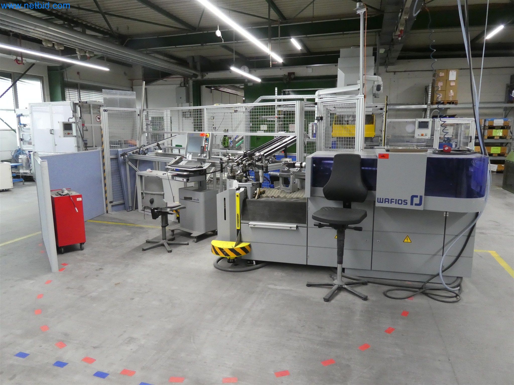 Máquinas de moldagem por injeção, máquinas CNC e linhas de montagem para elementos de aquecimento e componentes automóveis-1