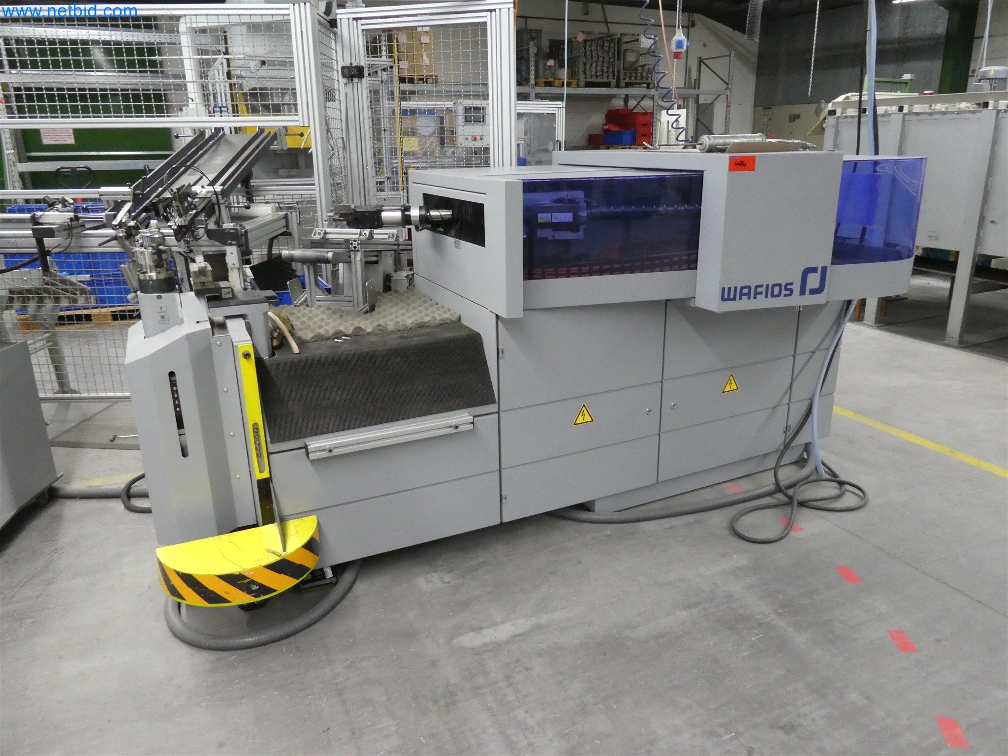 Máquinas de moldagem por injeção, máquinas CNC e linhas de montagem para elementos de aquecimento e componentes automóveis-2