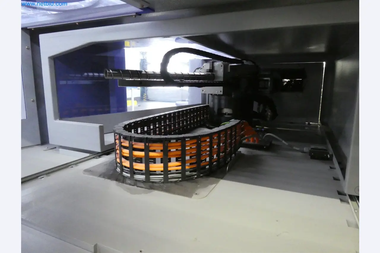 Máquinas de moldagem por injeção, máquinas CNC e linhas de montagem para elementos de aquecimento e componentes automóveis-4