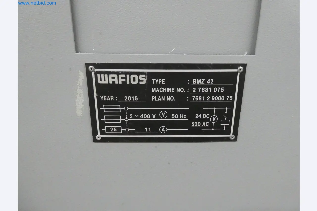 Máquinas de moldagem por injeção, máquinas CNC e linhas de montagem para elementos de aquecimento e componentes automóveis-6