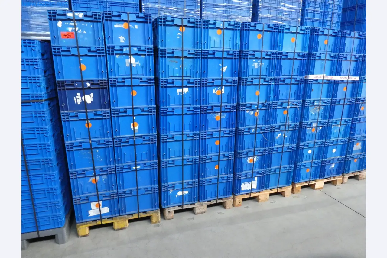 Machines de moulage par injection, machines CNC & lignes d'assemblage pour les éléments chauffants et les composants automobiles-3