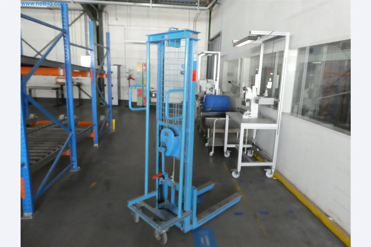 Machines de moulage par injection, machines CNC & lignes d'assemblage pour les éléments chauffants et les composants automobiles-2