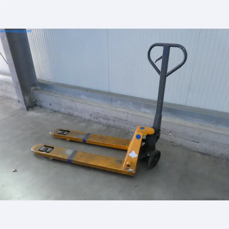 Machines de moulage par injection, machines CNC & lignes d'assemblage pour les éléments chauffants et les composants automobiles-1