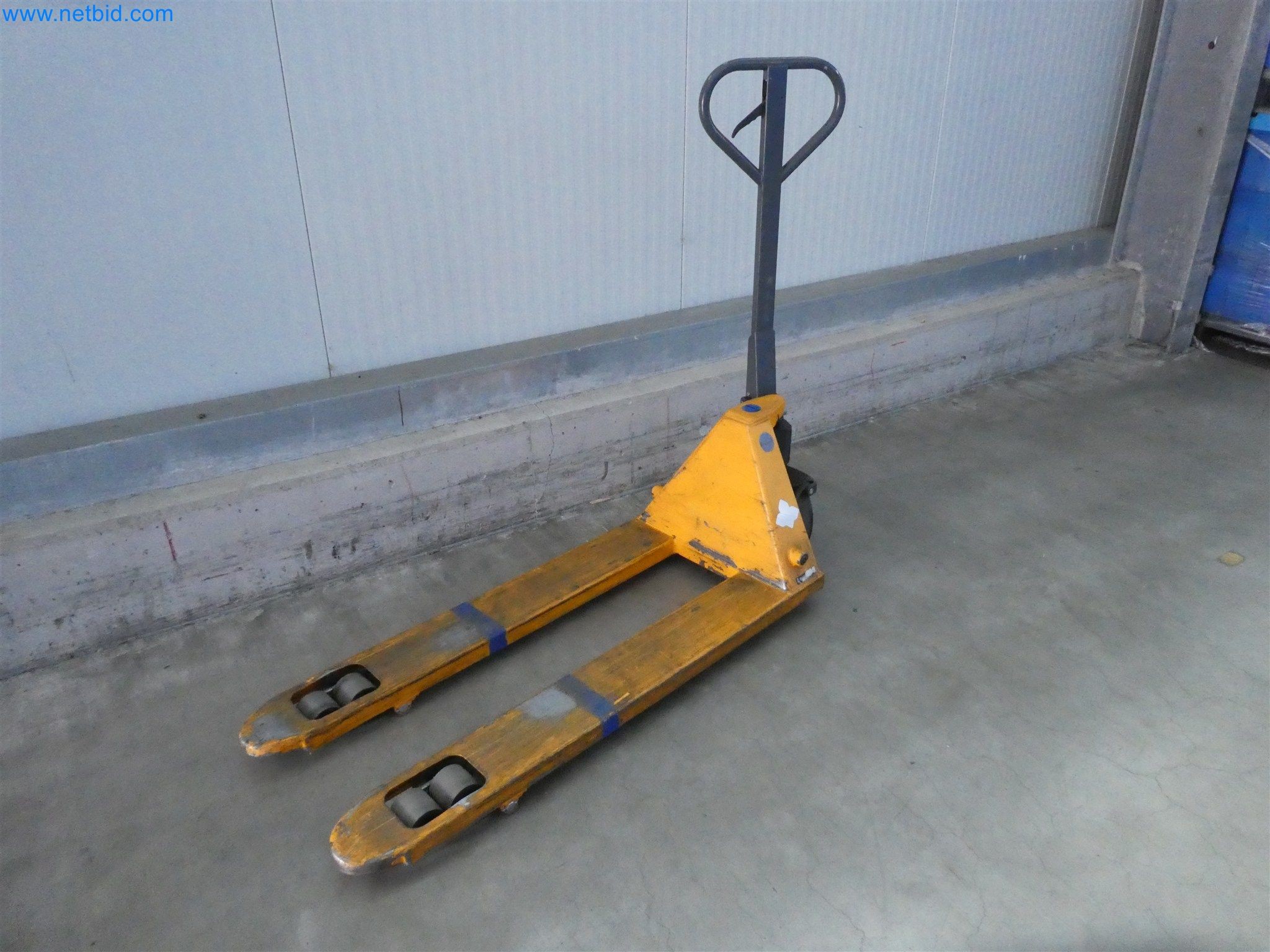 Machines de moulage par injection, machines CNC & lignes d'assemblage pour les éléments chauffants et les composants automobiles-2