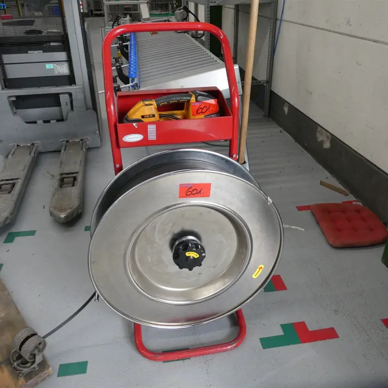 Appareil de cerclage avec feuillard plastique