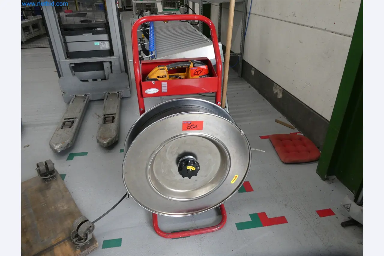 Machines de moulage par injection, machines CNC & lignes d'assemblage pour les éléments chauffants et les composants automobiles-1