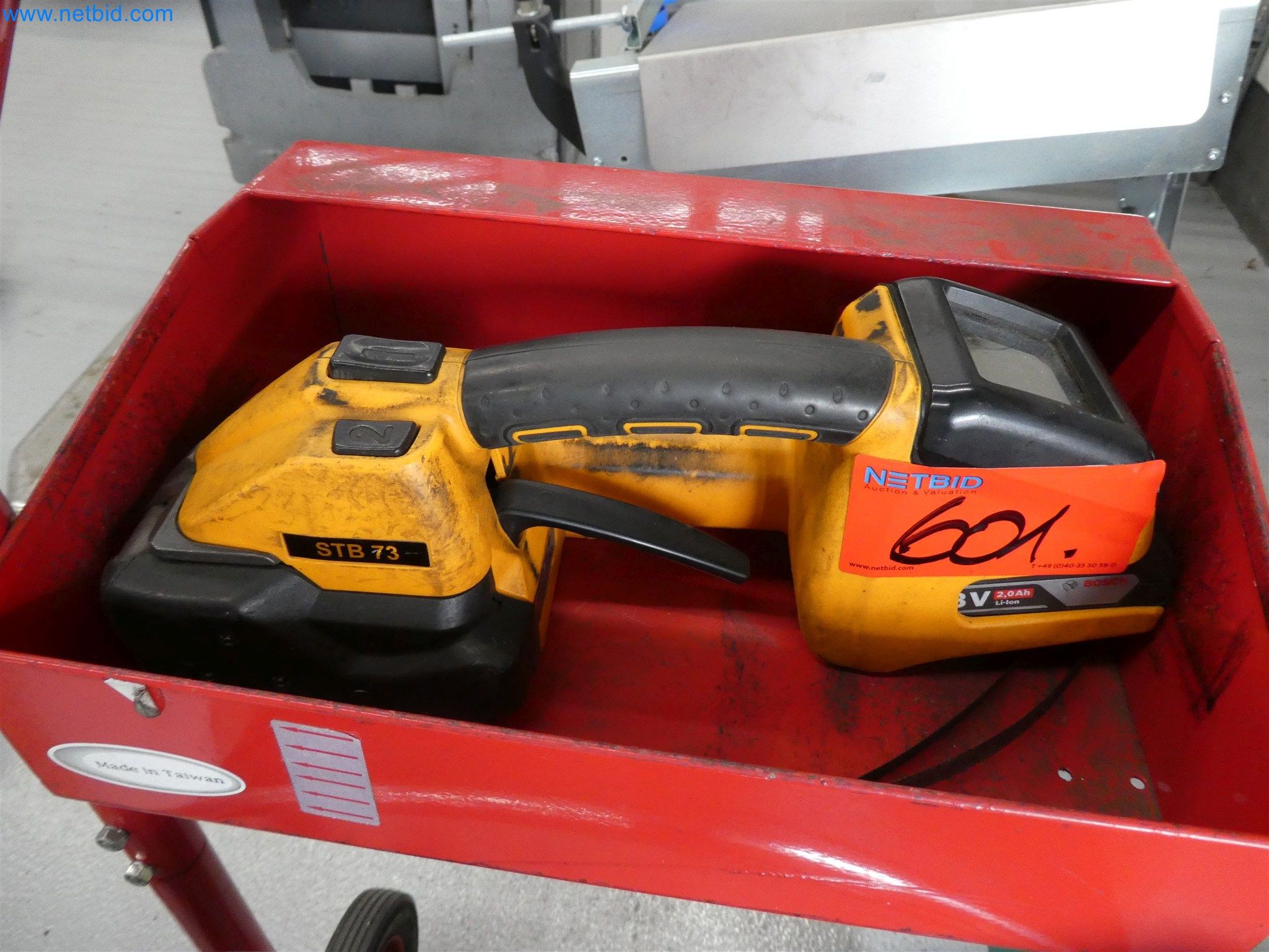 Machines de moulage par injection, machines CNC & lignes d'assemblage pour les éléments chauffants et les composants automobiles-2