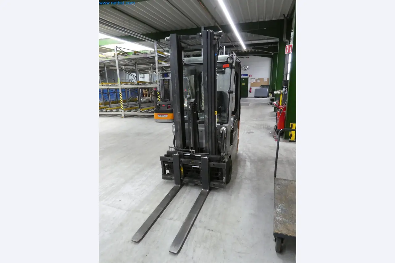 Machines de moulage par injection, machines CNC & lignes d'assemblage pour les éléments chauffants et les composants automobiles-3