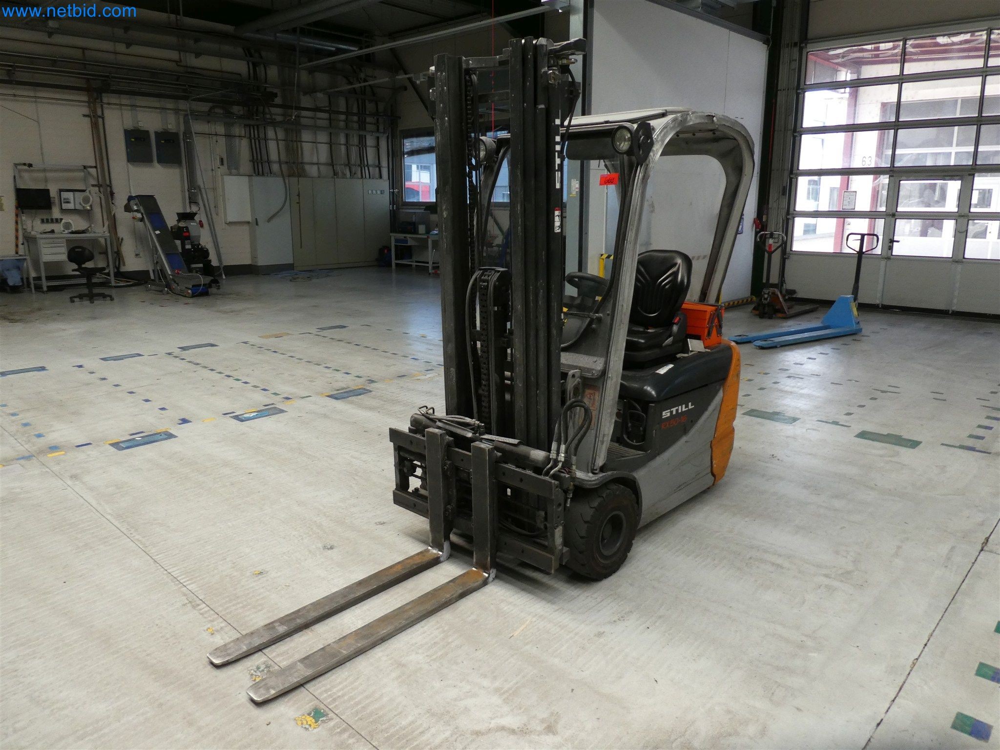 Máquinas de moldagem por injeção, máquinas CNC e linhas de montagem para elementos de aquecimento e componentes automóveis-1