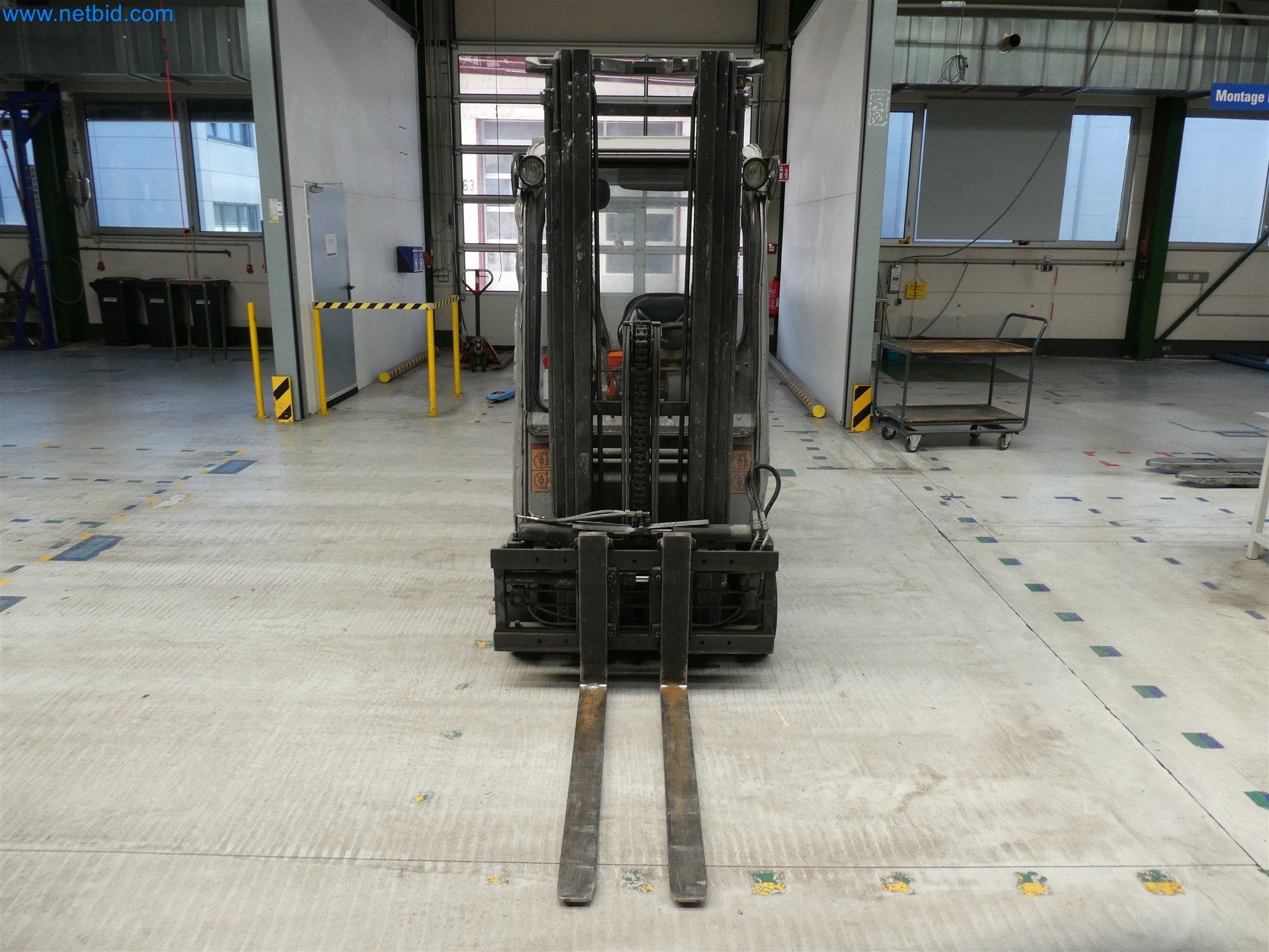 Máquinas de moldagem por injeção, máquinas CNC e linhas de montagem para elementos de aquecimento e componentes automóveis-3