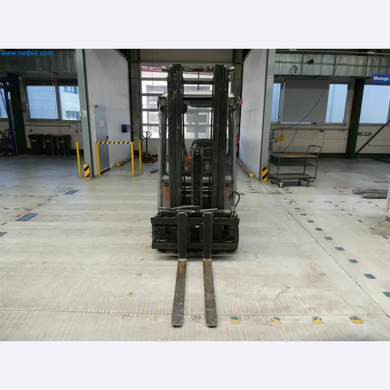 Máquinas de moldagem por injeção, máquinas CNC e linhas de montagem para elementos de aquecimento e componentes automóveis-3