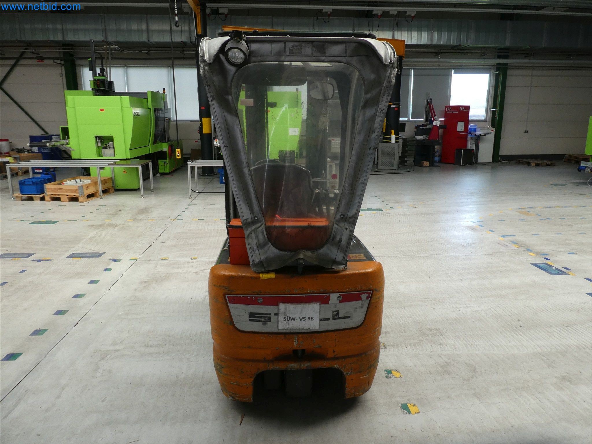 Máquinas de moldagem por injeção, máquinas CNC e linhas de montagem para elementos de aquecimento e componentes automóveis-4