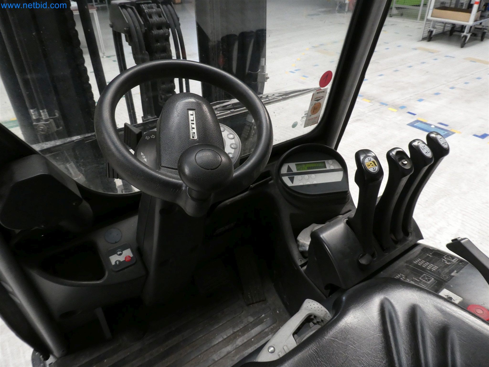 Máquinas de moldagem por injeção, máquinas CNC e linhas de montagem para elementos de aquecimento e componentes automóveis-5