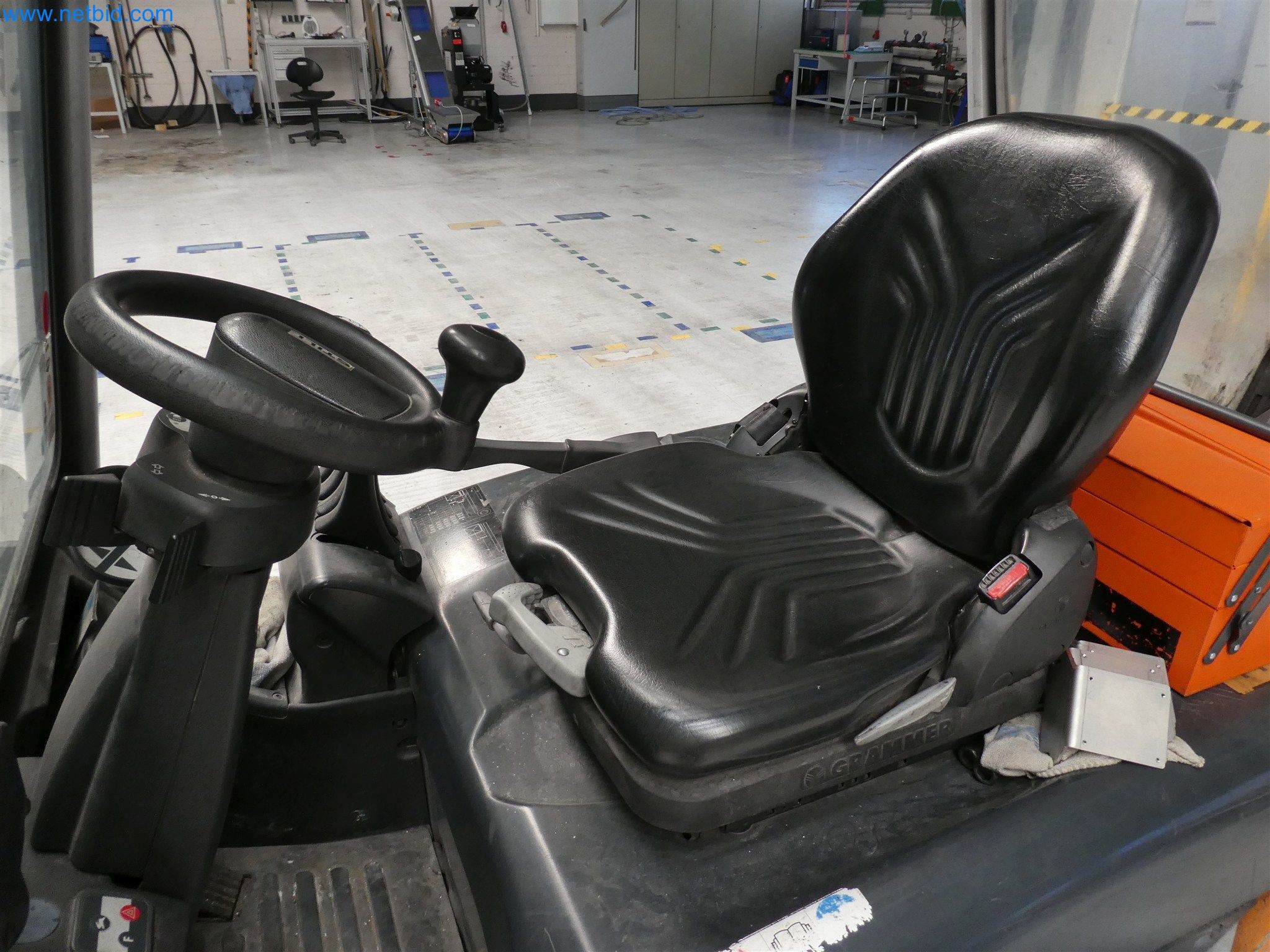 Máquinas de moldagem por injeção, máquinas CNC e linhas de montagem para elementos de aquecimento e componentes automóveis-6