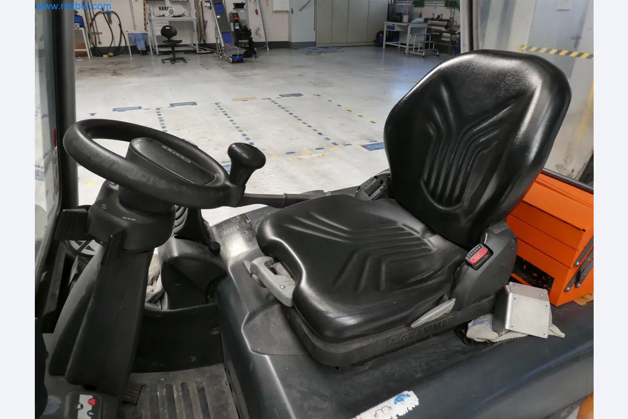 Máquinas de moldagem por injeção, máquinas CNC e linhas de montagem para elementos de aquecimento e componentes automóveis-6