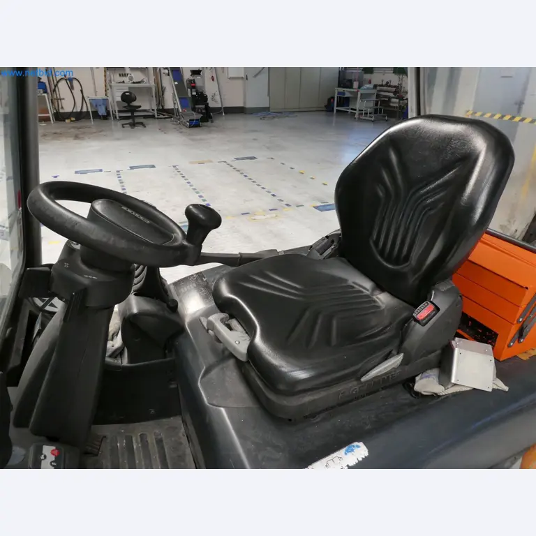 Máquinas de moldagem por injeção, máquinas CNC e linhas de montagem para elementos de aquecimento e componentes automóveis-6