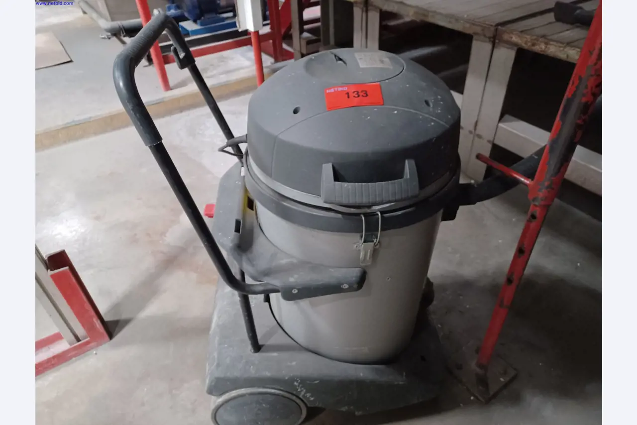 Maszyny producenta oświetlenia, w tym do obróbki metalu z akcesoriami, system ciągłego malowania, regały wysokiego składowania, wózki przemysłowe, pojazdy, sprzęt IT i biurowy-3