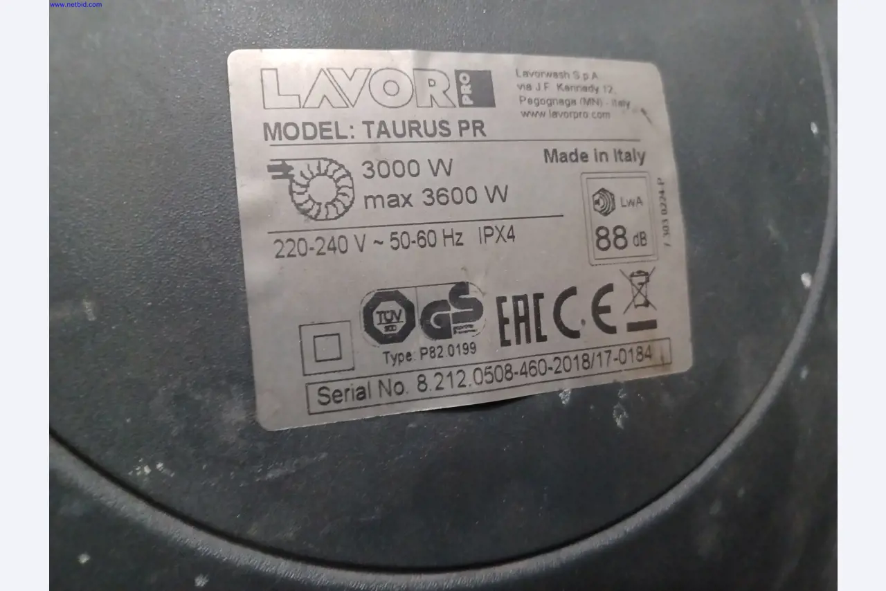 Maszyny producenta oświetlenia, w tym do obróbki metalu z akcesoriami, system ciągłego malowania, regały wysokiego składowania, wózki przemysłowe, pojazdy, sprzęt IT i biurowy-4