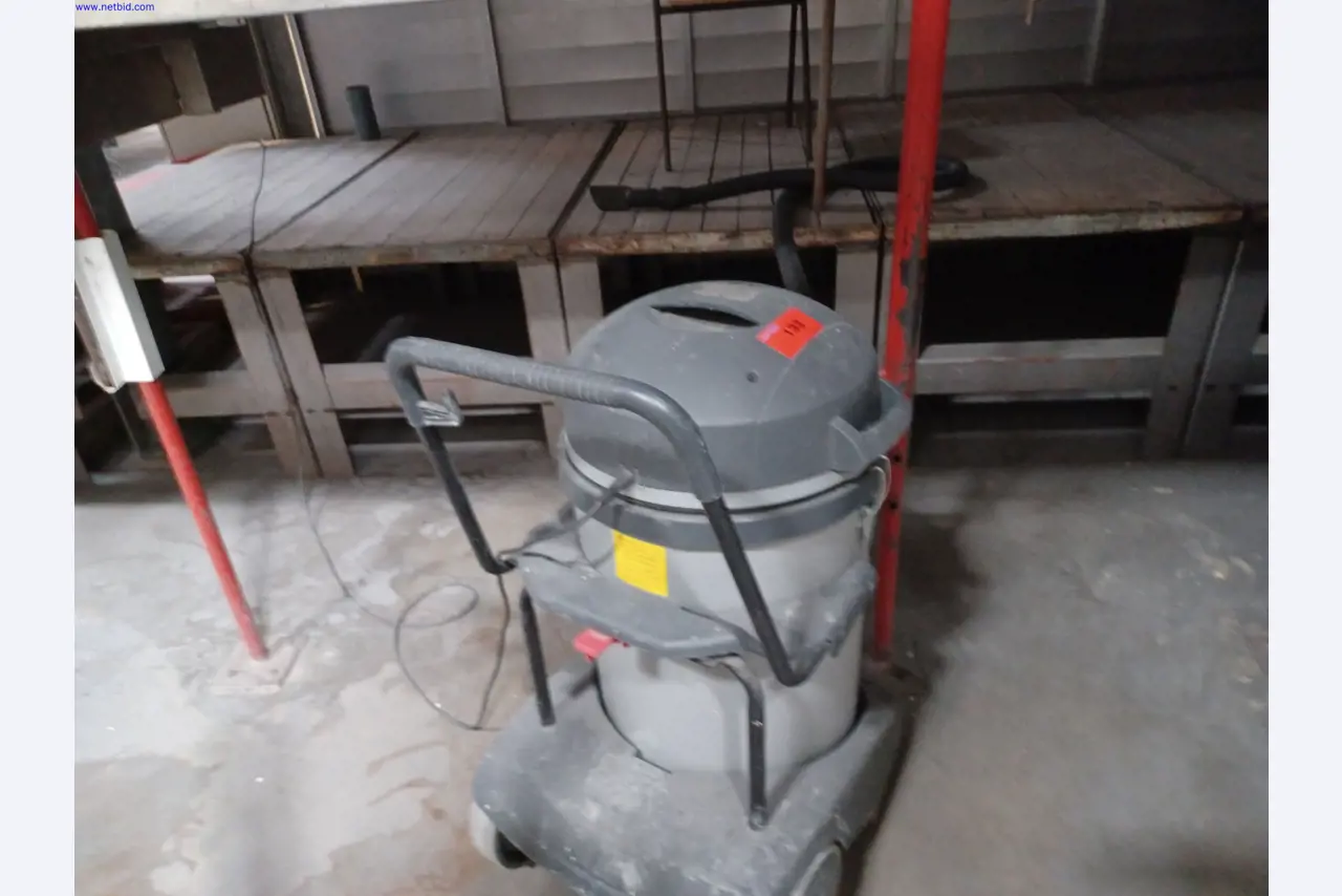 Maszyny producenta oświetlenia, w tym do obróbki metalu z akcesoriami, system ciągłego malowania, regały wysokiego składowania, wózki przemysłowe, pojazdy, sprzęt IT i biurowy-5