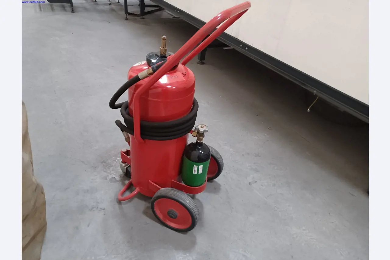 Machines of a lighting manufacturer for metalworking with accessories, continuous painting system, high-bay racking, industrial trucks, vehicles, IT and office equipment-1