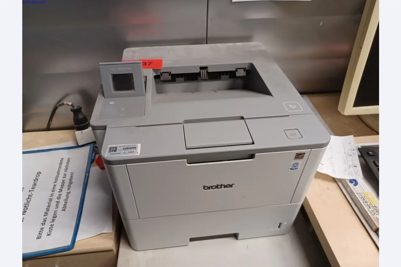 Machines of a lighting manufacturer for metalworking with accessories, continuous painting system, high-bay racking, industrial trucks, vehicles, IT and office equipment-1