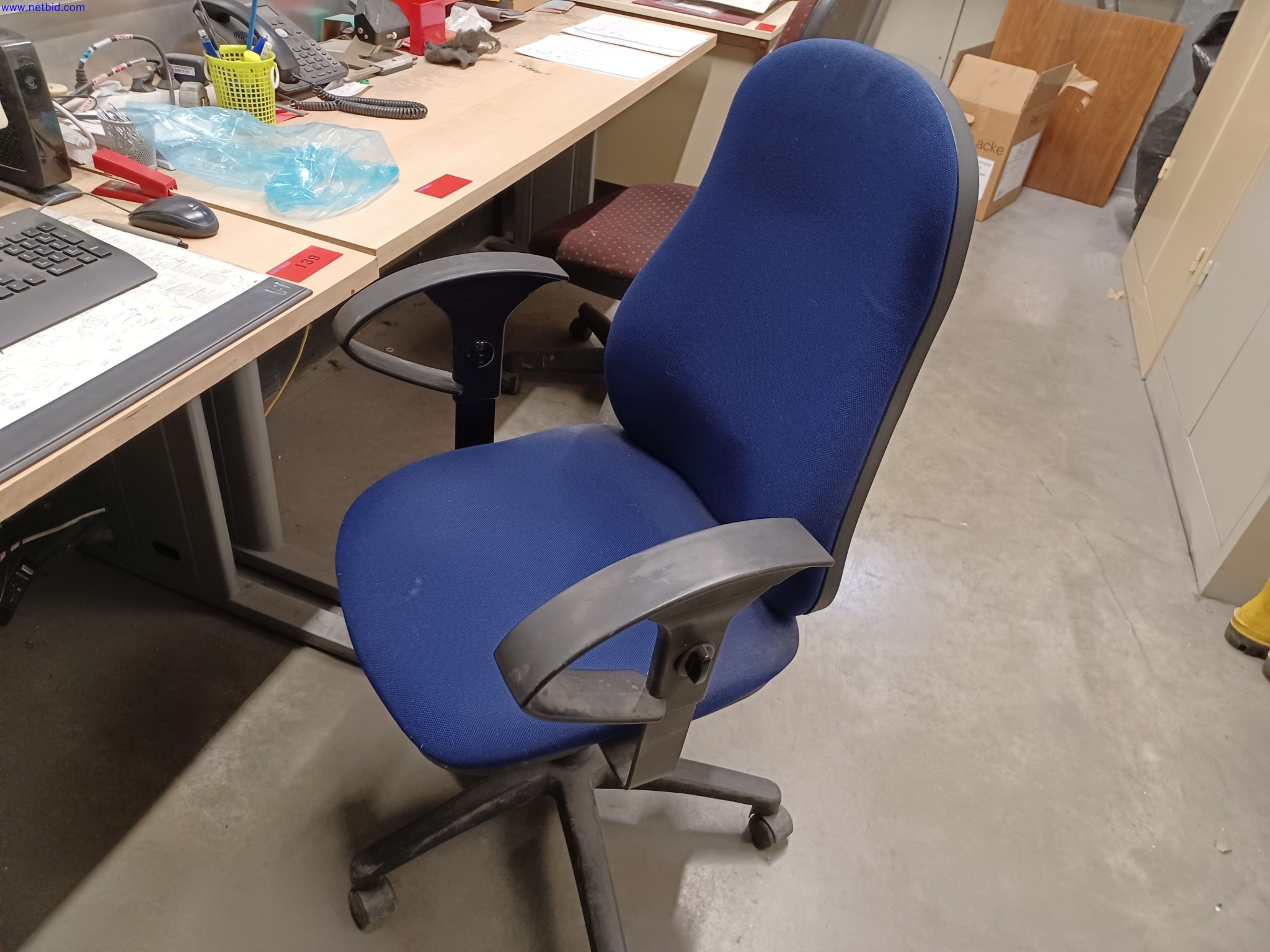 Machines of a lighting manufacturer for metalworking with accessories, continuous painting system, high-bay racking, industrial trucks, vehicles, IT and office equipment-2