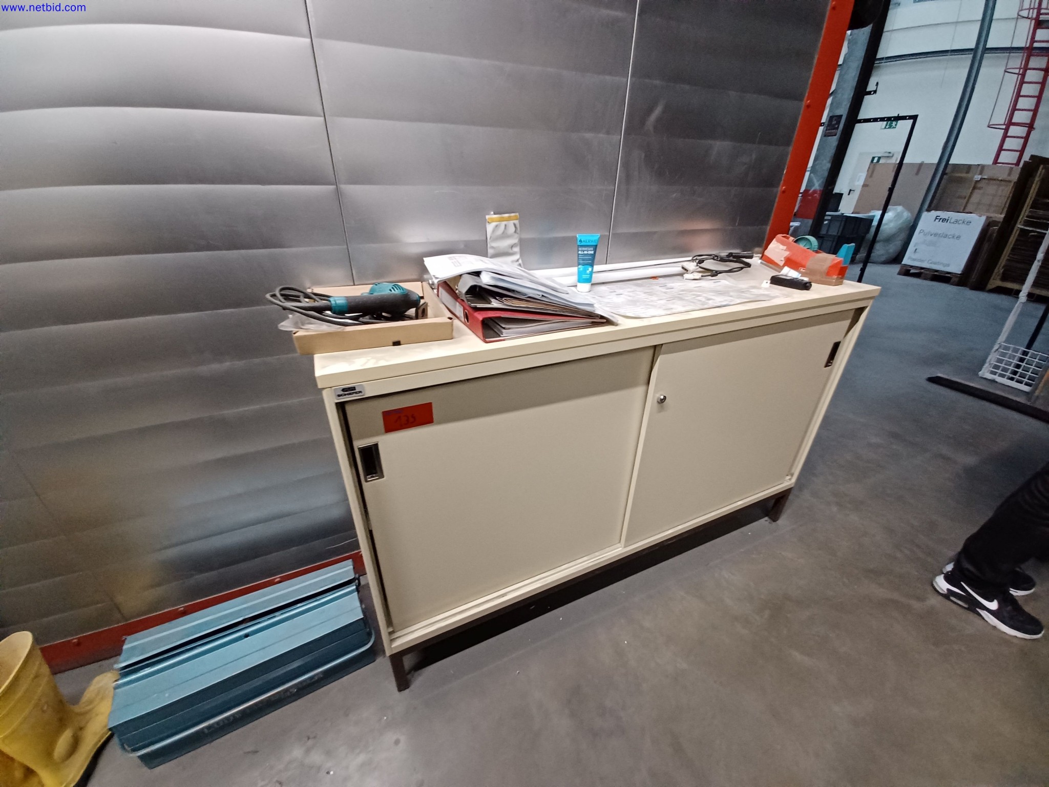 Machines of a lighting manufacturer for metalworking with accessories, continuous painting system, high-bay racking, industrial trucks, vehicles, IT and office equipment-6