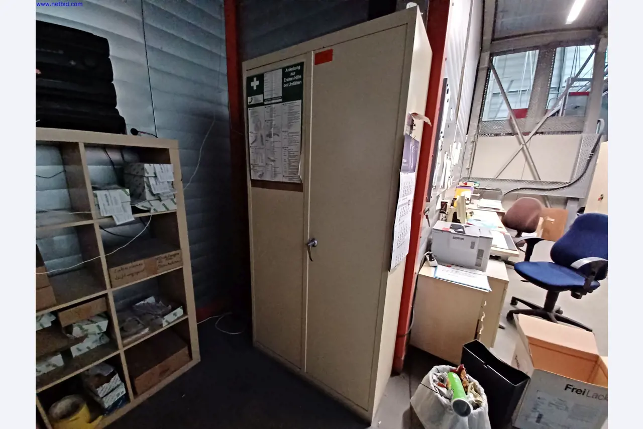 Machines of a lighting manufacturer for metalworking with accessories, continuous painting system, high-bay racking, industrial trucks, vehicles, IT and office equipment-7