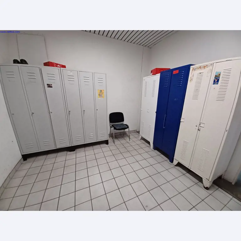 Machines of a lighting manufacturer for metalworking with accessories, continuous painting system, high-bay racking, industrial trucks, vehicles, IT and office equipment-1