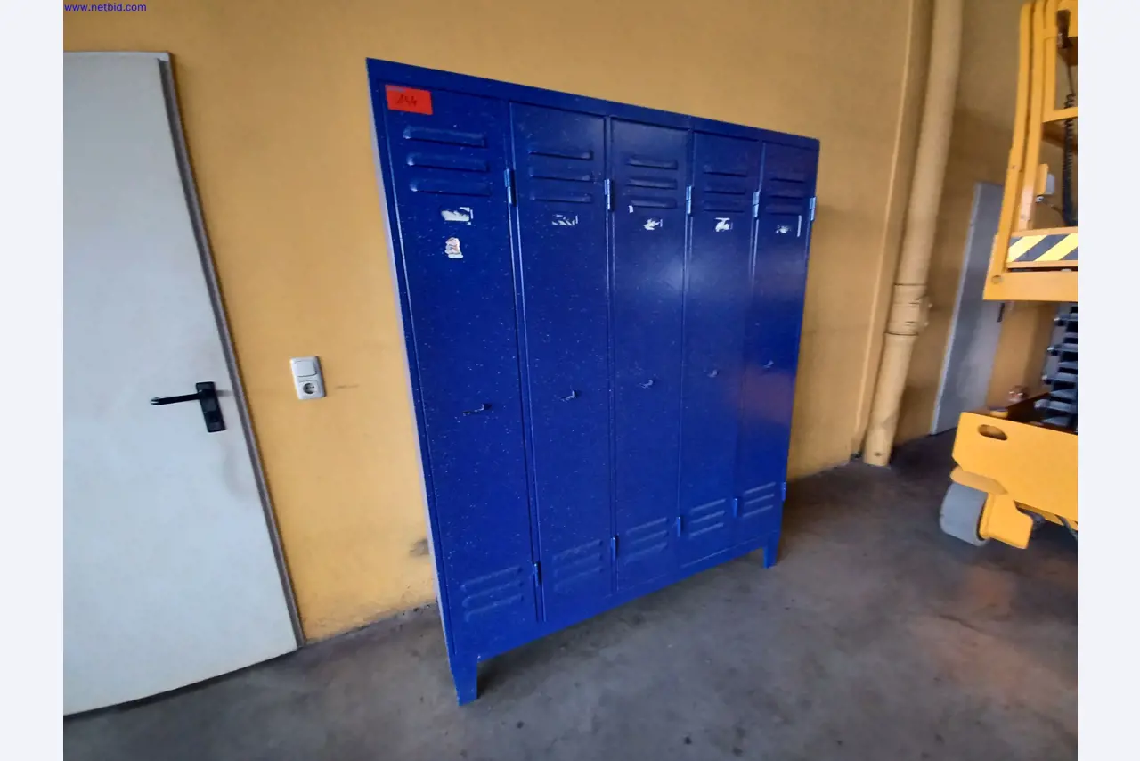 Machines of a lighting manufacturer for metalworking with accessories, continuous painting system, high-bay racking, industrial trucks, vehicles, IT and office equipment-3