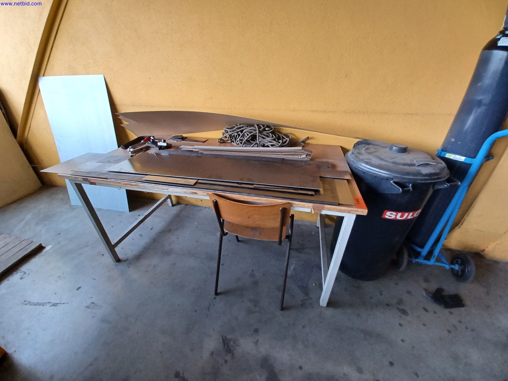 Machines of a lighting manufacturer for metalworking with accessories, continuous painting system, high-bay racking, industrial trucks, vehicles, IT and office equipment-4