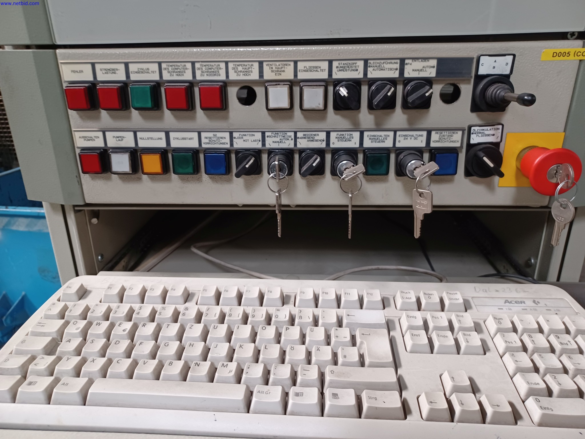 Machines of a lighting manufacturer for metalworking with accessories, continuous painting system, high-bay racking, industrial trucks, vehicles, IT and office equipment-12