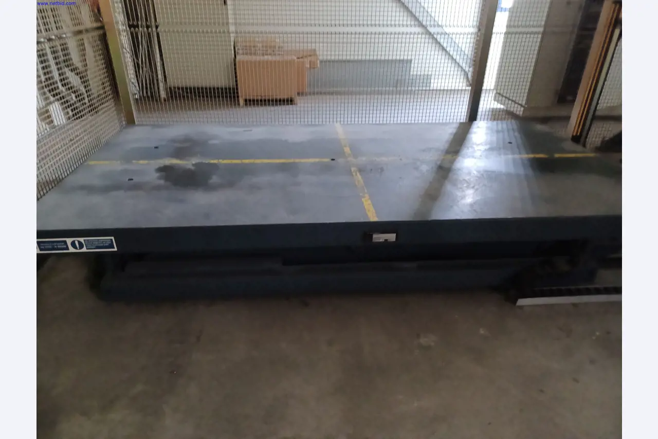 Machines of a lighting manufacturer for metalworking with accessories, continuous painting system, high-bay racking, industrial trucks, vehicles, IT and office equipment-16