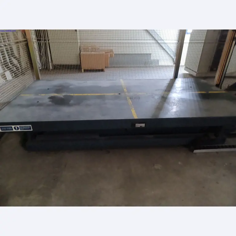 Machines of a lighting manufacturer for metalworking with accessories, continuous painting system, high-bay racking, industrial trucks, vehicles, IT and office equipment-16