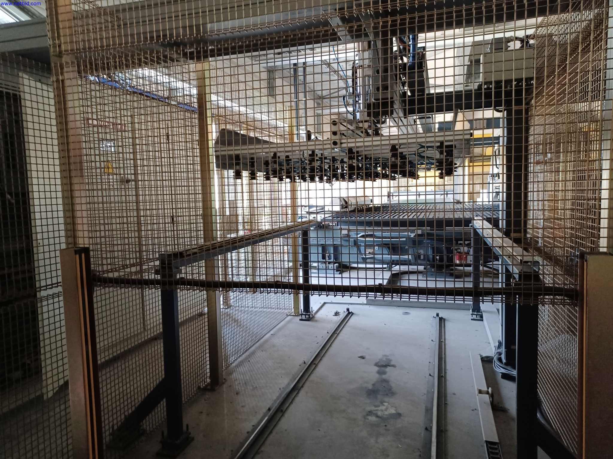 Machines of a lighting manufacturer for metalworking with accessories, continuous painting system, high-bay racking, industrial trucks, vehicles, IT and office equipment-17